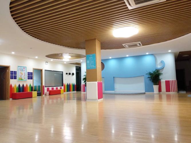 新爱婴蒙台梭利国际早教