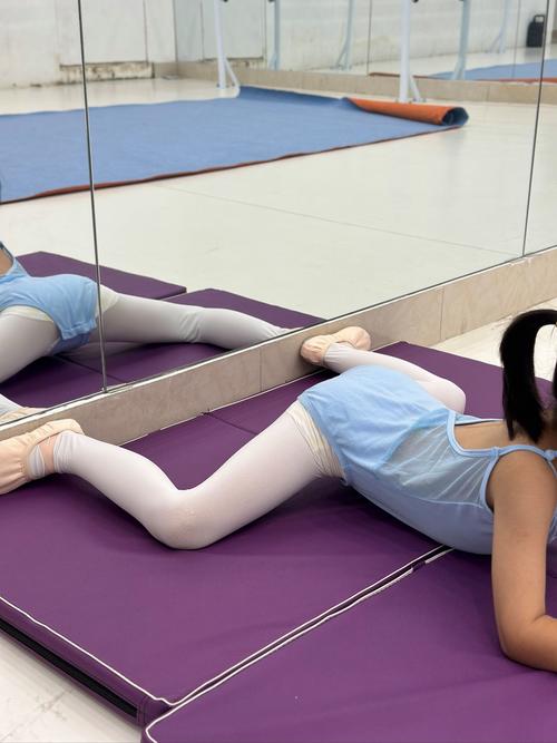 早教视频锻炼腿部力量