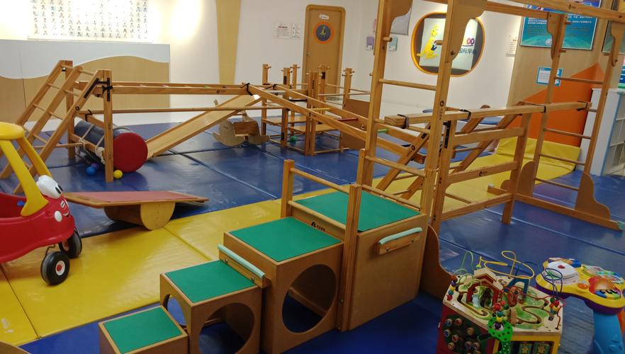 亲亲袋鼠国际早教余姚