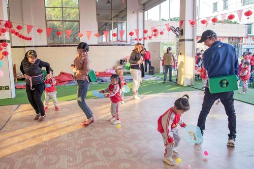 早教亲子游戏母鸡下蛋