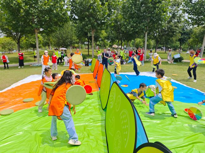 社区早教户外集体游戏