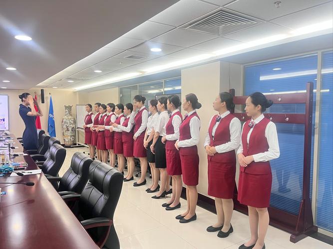 早教中心前台礼仪培训