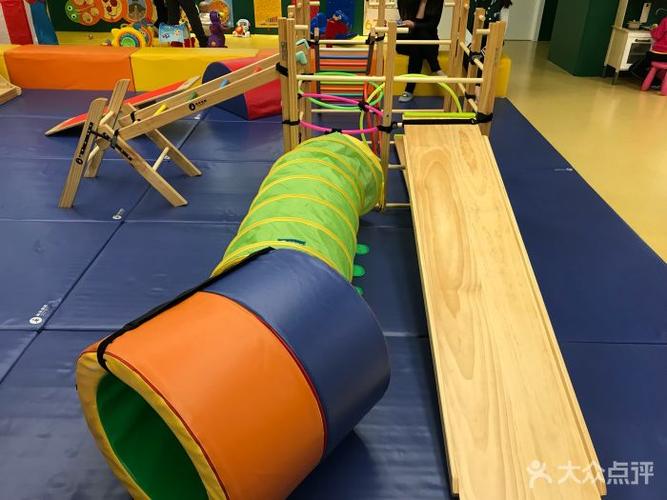 亲亲袋鼠早教中心西安