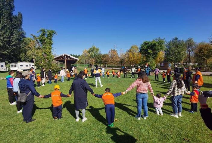 户外早教幼儿亲子游戏