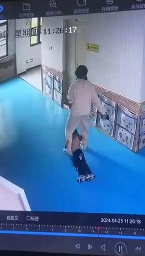 早教中心家长动手打人