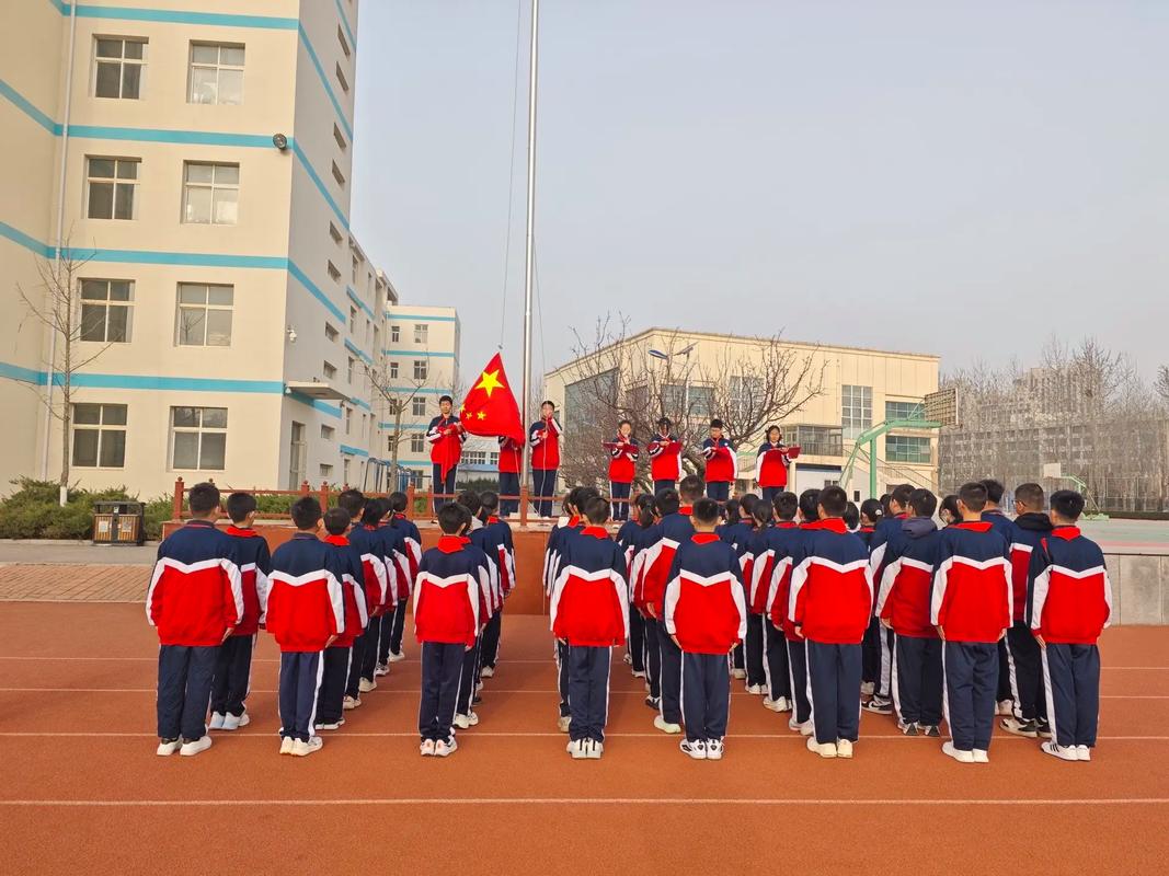 升旗仪式初中消息100