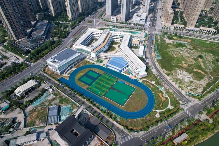 上海市金山区学府小学